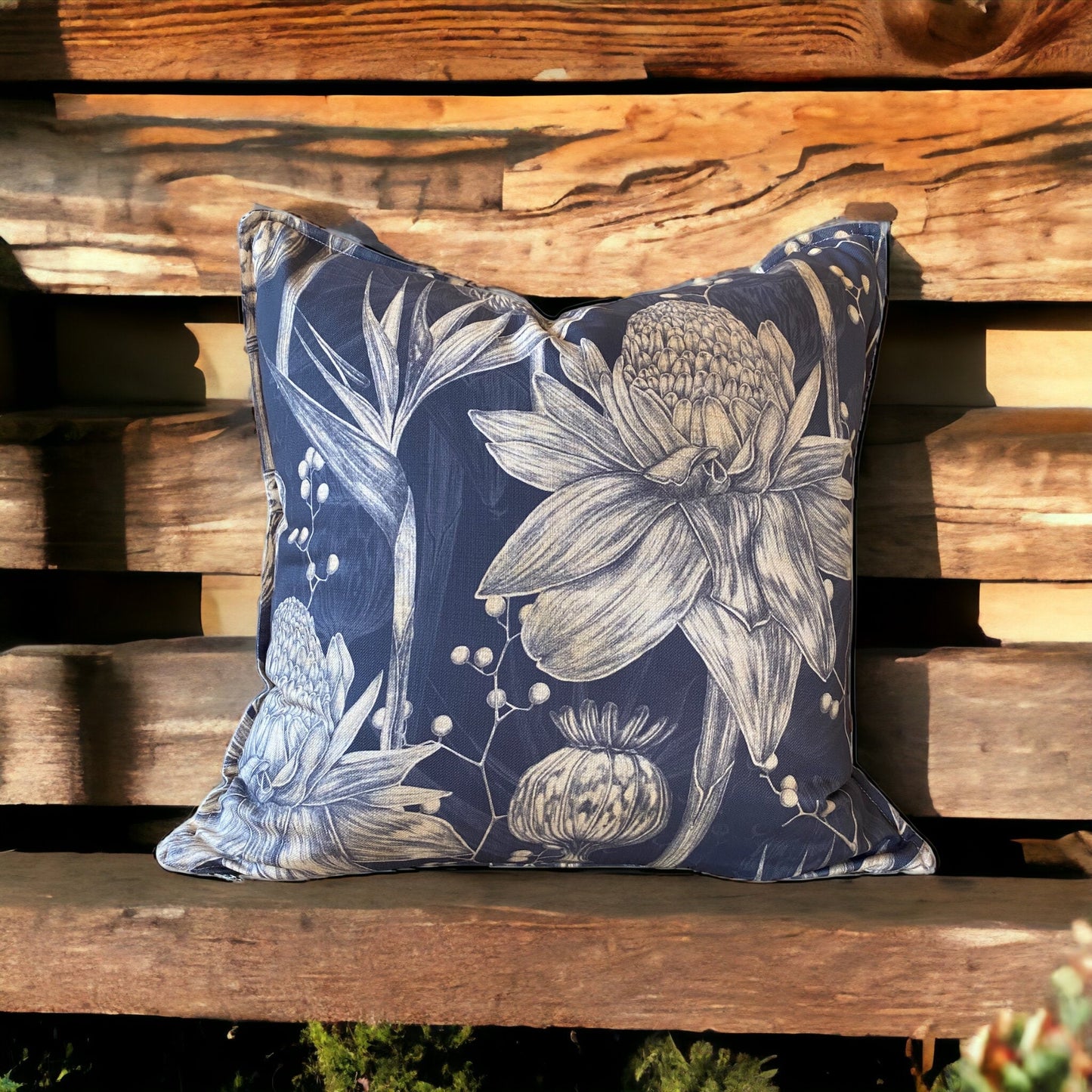 Cushion Cover Vintage Strelitzia Dark