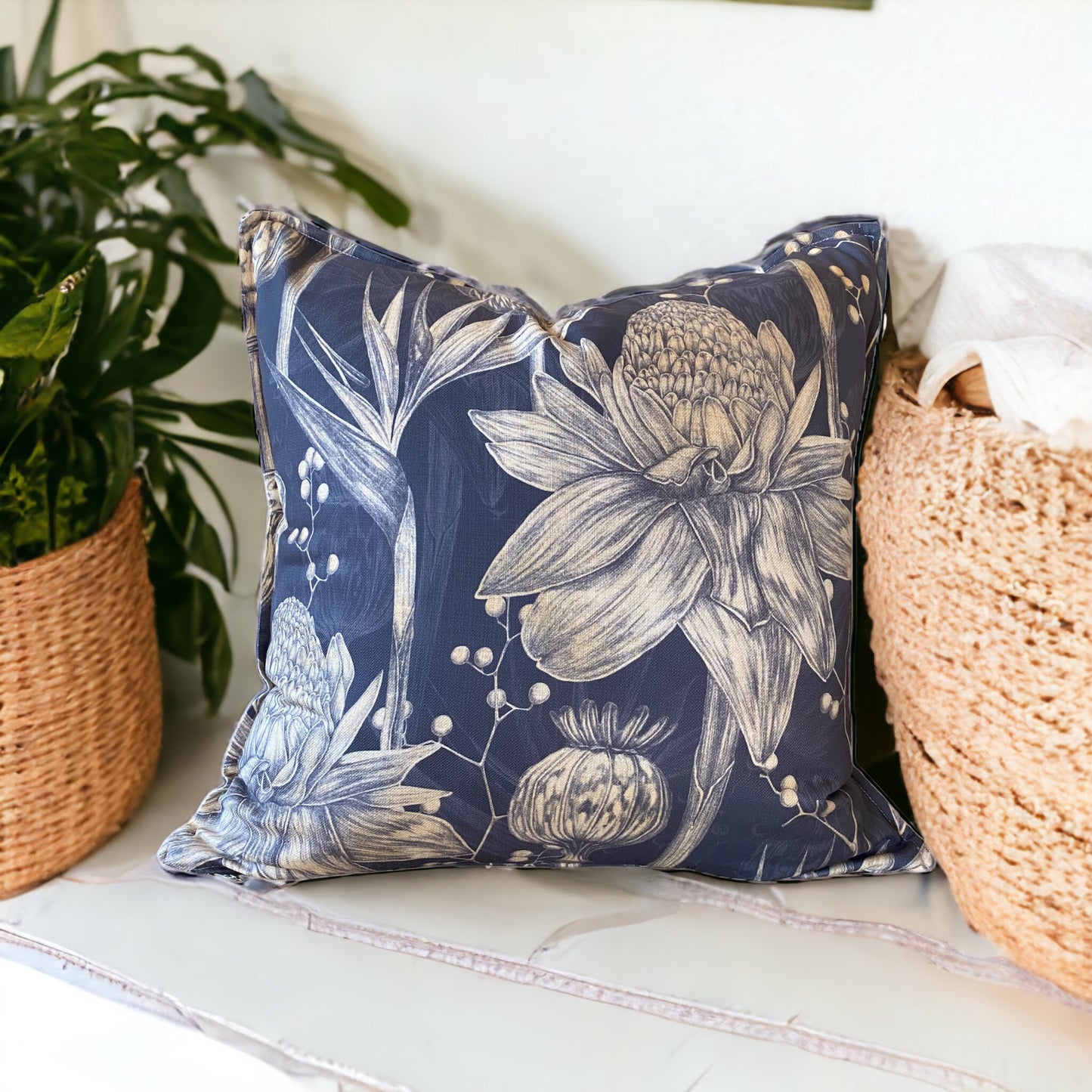 Cushion Cover Vintage Strelitzia Dark