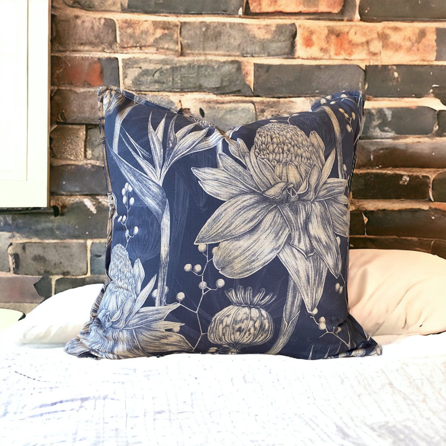 Cushion Cover Vintage Strelitzia Dark