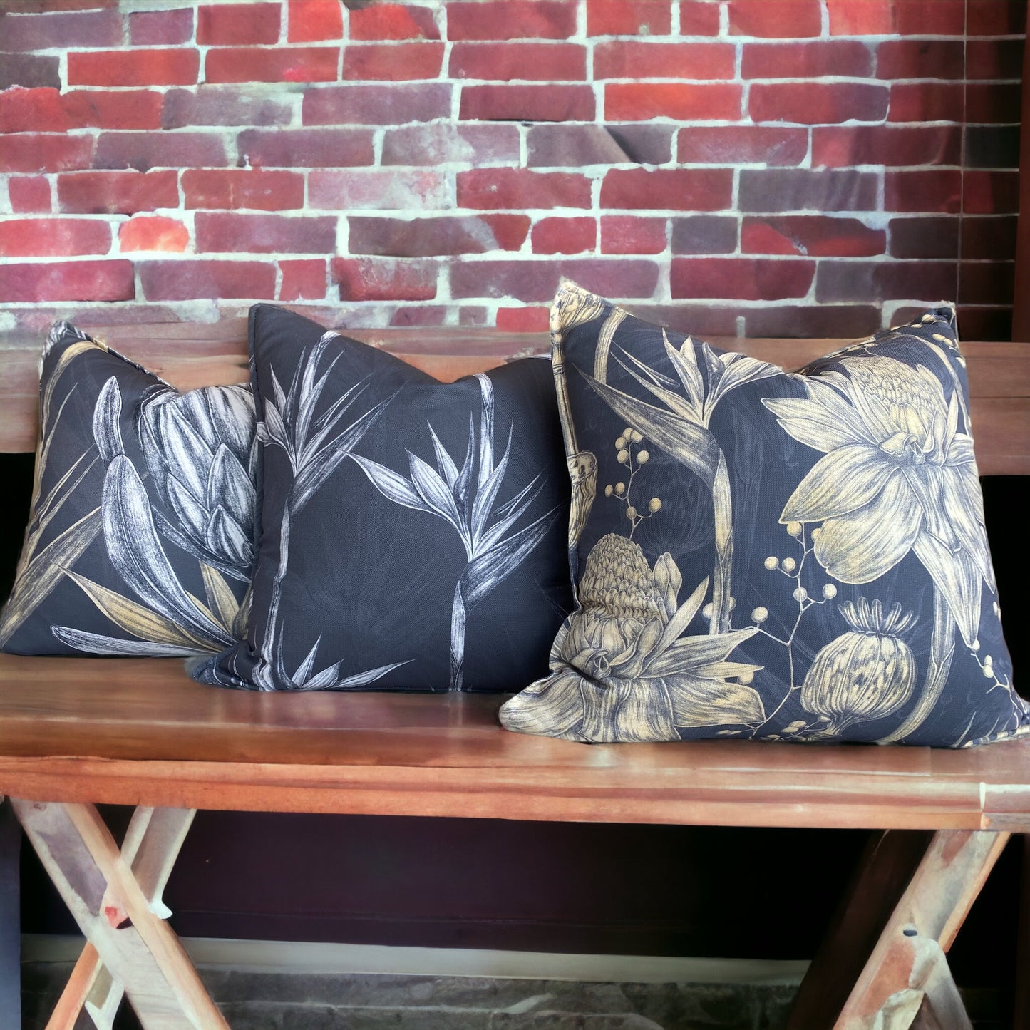 Cushion Cover Vintage Strelitzia Dark